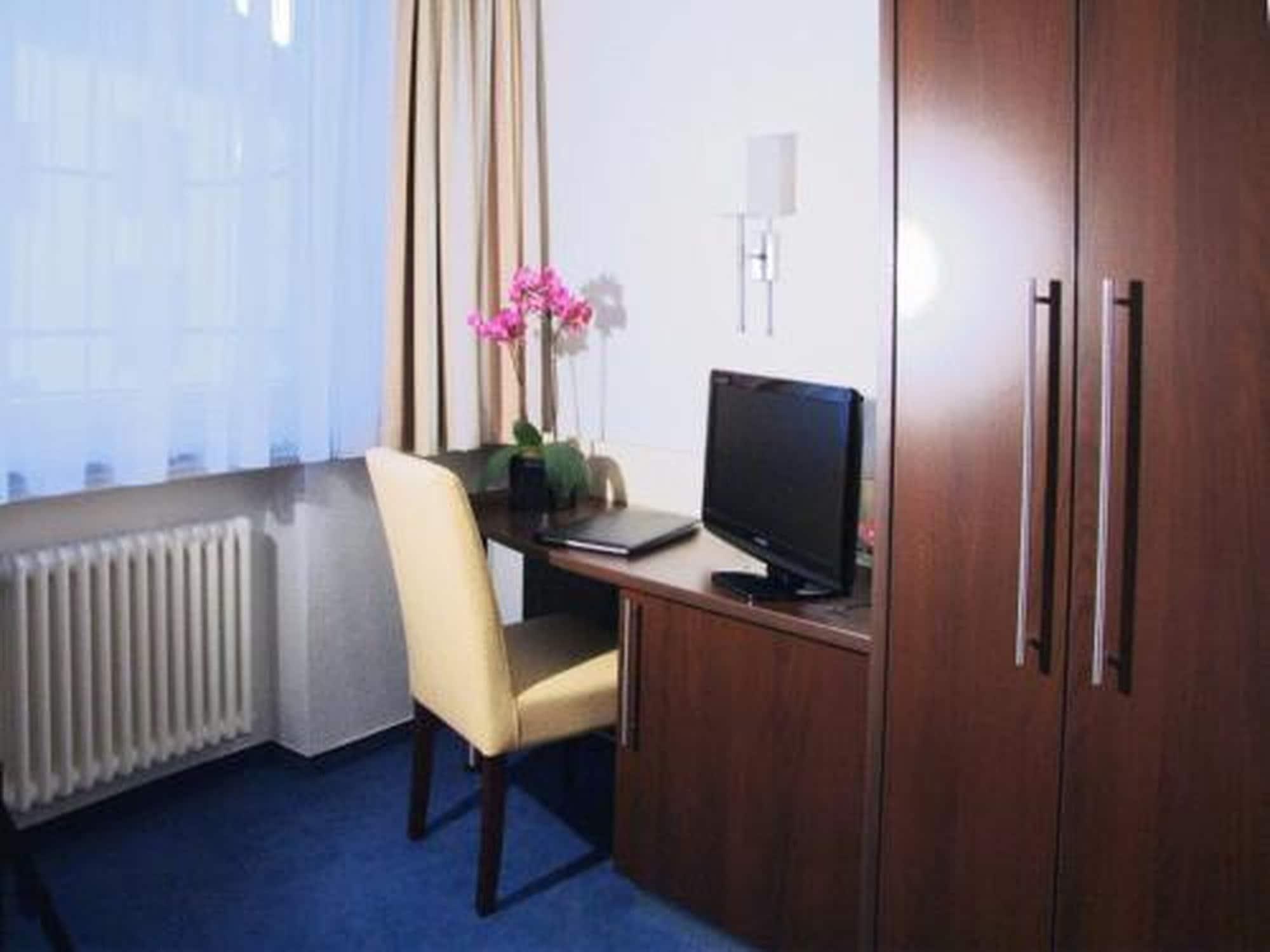 Отель Lousberg 3*